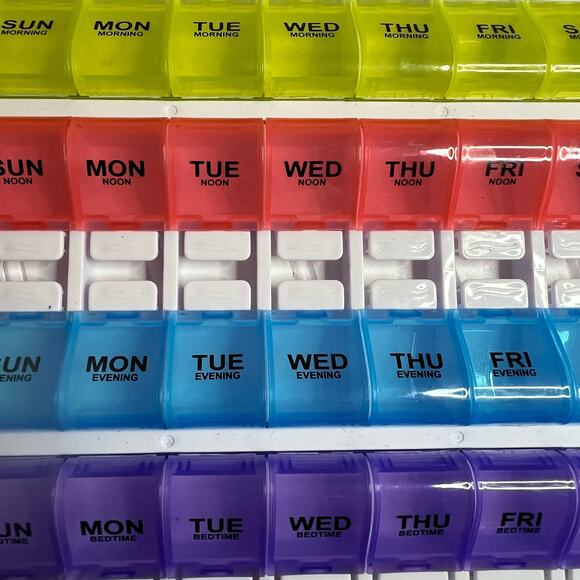 Multicolored Medication Pill Organizer Four Week Tray Case - Picture 1 of 3